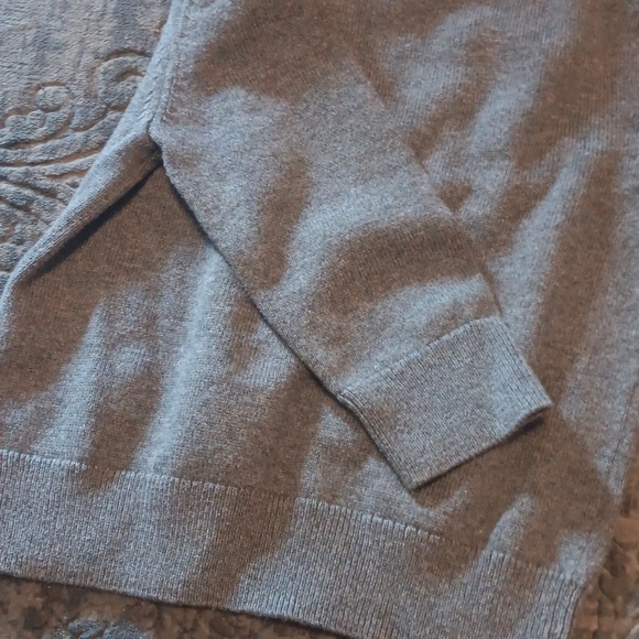 Baby Gap + Disney Mickey Mouse 100% Cotton Knit Sweater | Size 24 moths - Picture 6 of 7